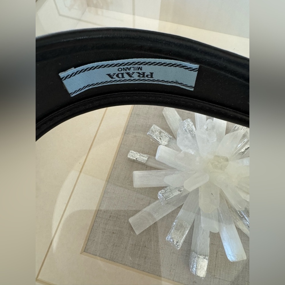 Inspired P headband. Faux leather. - Picture 3 of 6